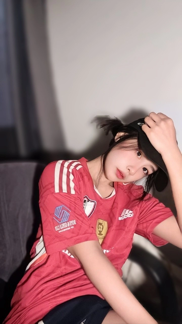 台北定點茶-何蕾拉/158/44/23/C 台北定點茶-何蕾拉/158/44/23/C