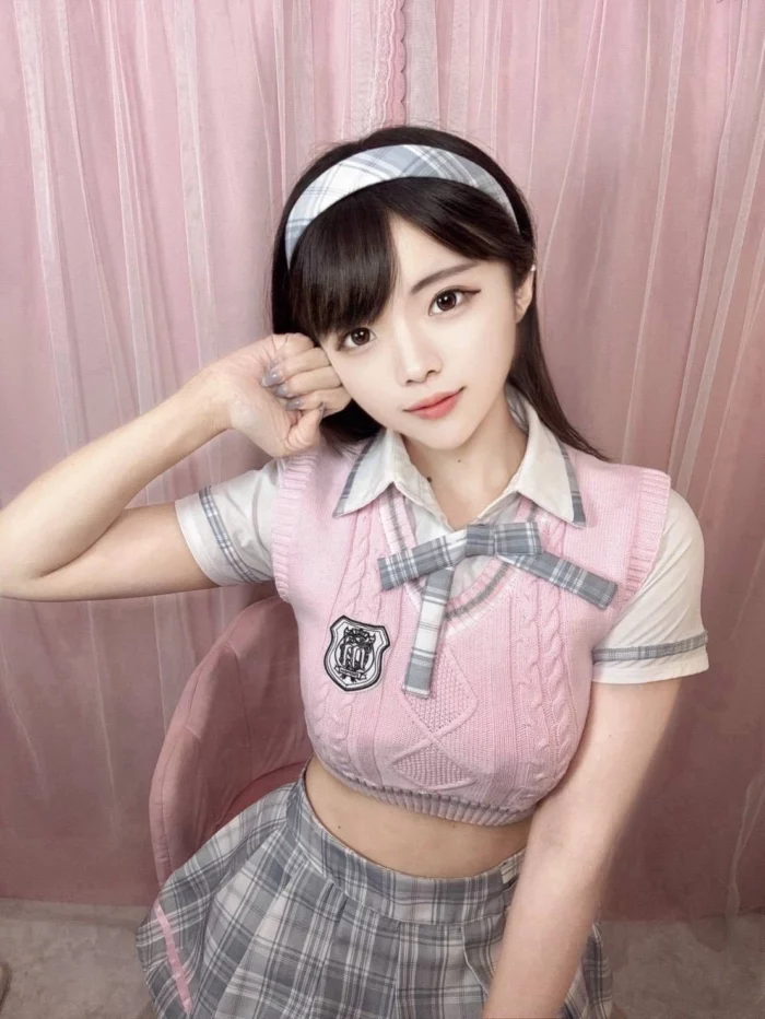 高雄外送茶-萌莉奈/160/45/20/E